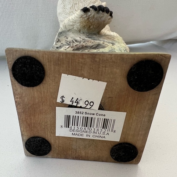 New Snow Cone polar bears sculpture - Picture 5 of 5